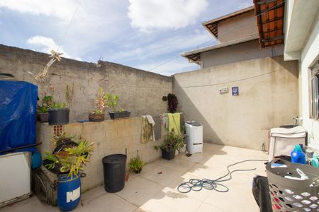 Casa à venda com 100m², 4 quartos e 3 vagasCozinha e Área de Serviço