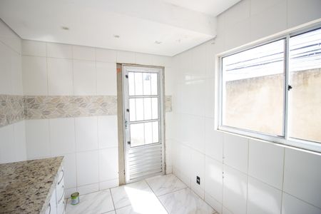 Casa à venda com 100m², 4 quartos e 3 vagasCozinha e Área de Serviço