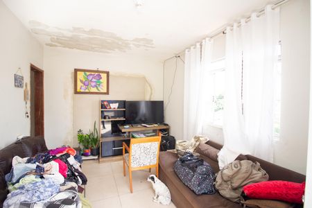 Casa à venda com 100m², 4 quartos e 3 vagasSala