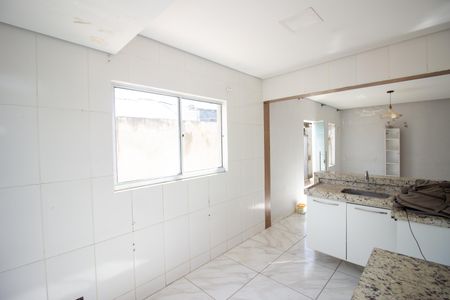 Casa à venda com 100m², 4 quartos e 3 vagasCozinha e Área de Serviço