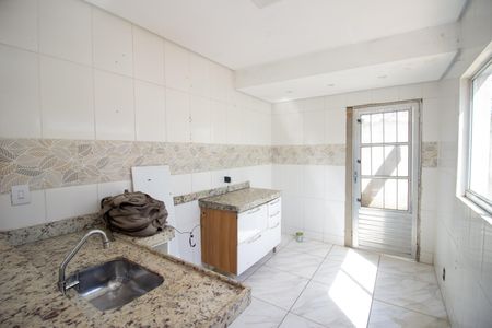 Casa à venda com 100m², 4 quartos e 3 vagasCozinha e Área de Serviço