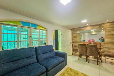 Casa para alugar com 360m², 3 quartos e 3 vagas