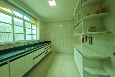 Casa para alugar com 360m², 3 quartos e 3 vagas