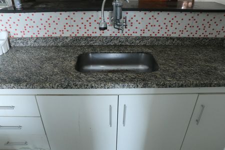Cozinha de apartamento para alugar com 2 quartos, 30m² em Dom Rodrigo, Nova Iguaçu