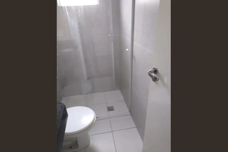 Banheiro de apartamento para alugar com 2 quartos, 49m² em Parque Munhoz, São Paulo