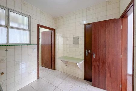 Apartamento para alugar com 70m², 2 quartos e 1 vaga