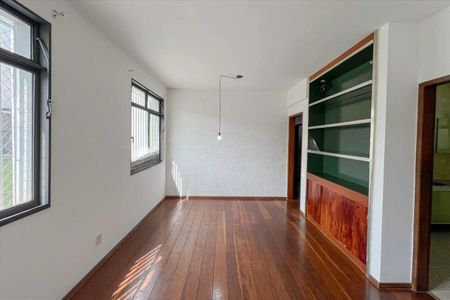 Sala de apartamento para alugar com 2 quartos, 70m² em Serra, Belo Horizonte