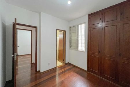 Apartamento para alugar com 70m², 2 quartos e 1 vaga