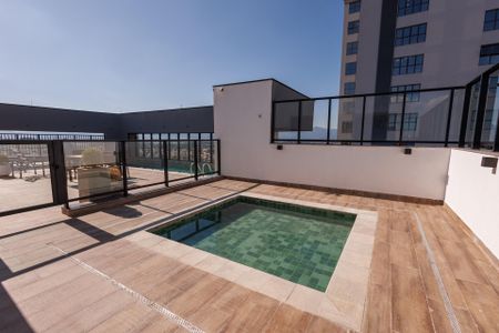 Studio para alugar com 45m², 1 quarto e 1 vaga Studio para alugar com 45m², 1 quarto e 1 vagaÁrea comum - Piscina
