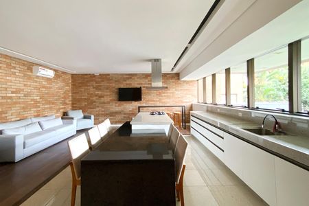 Apartamento à venda com 93m², 3 quartos e 3 vagas Apartamento à venda com 93m², 3 quartos e 3 vagasÁrea comum