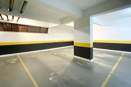 Apartamento à venda com 93m², 3 quartos e 3 vagas Apartamento à venda com 93m², 3 quartos e 3 vagasVagas