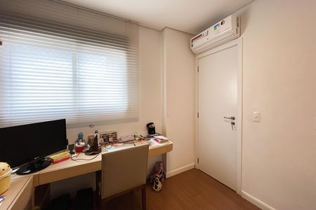 Apartamento à venda com 93m², 3 quartos e 3 vagas Apartamento à venda com 93m², 3 quartos e 3 vagasQuarto 3