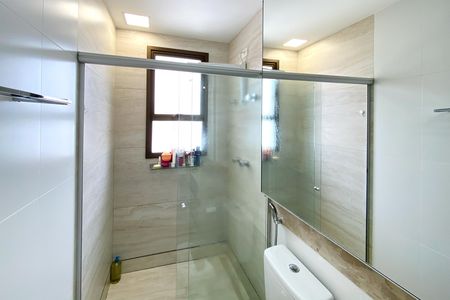 Apartamento à venda com 93m², 3 quartos e 3 vagas Apartamento à venda com 93m², 3 quartos e 3 vagasBanheiro da Suíte 1