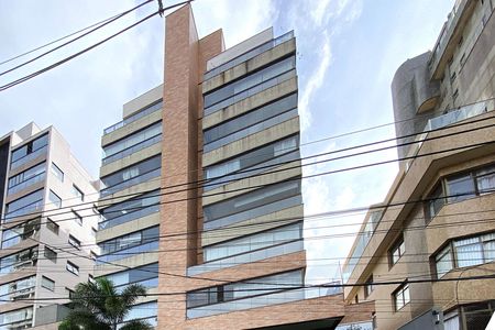 Apartamento à venda com 93m², 3 quartos e 3 vagas Apartamento à venda com 93m², 3 quartos e 3 vagasFachada