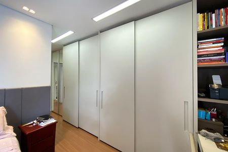 Apartamento à venda com 93m², 3 quartos e 3 vagas Apartamento à venda com 93m², 3 quartos e 3 vagasSuite