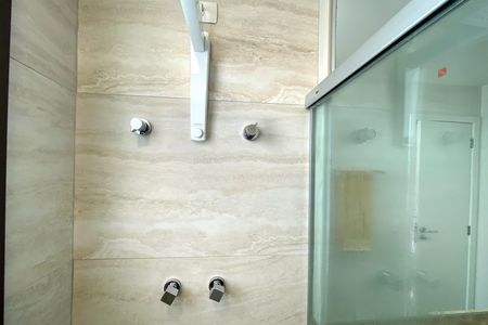Apartamento à venda com 93m², 3 quartos e 3 vagas Apartamento à venda com 93m², 3 quartos e 3 vagasBanheiro da Suíte 1