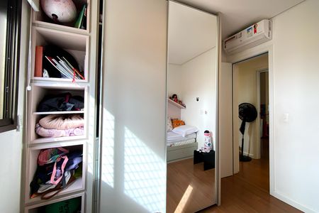 Apartamento à venda com 93m², 3 quartos e 3 vagas Apartamento à venda com 93m², 3 quartos e 3 vagasQuarto 2