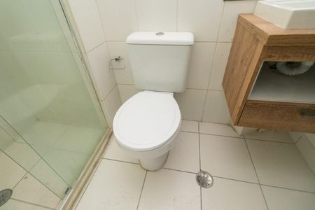 Apartamento à venda com 61m², 3 quartos e 1 vaga Apartamento à venda com 61m², 3 quartos e 1 vagaBanheiro da Suíte