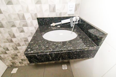 Apartamento à venda com 46m², 2 quartos e 1 vaga Apartamento à venda com 46m², 2 quartos e 1 vagaBanheiro