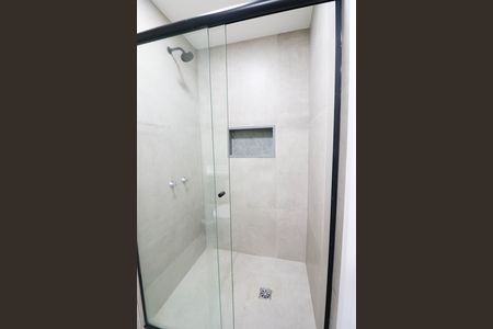 Banheiro de kitnet/studio para alugar com 1 quarto, 26m² em Campo Belo, São Paulo
