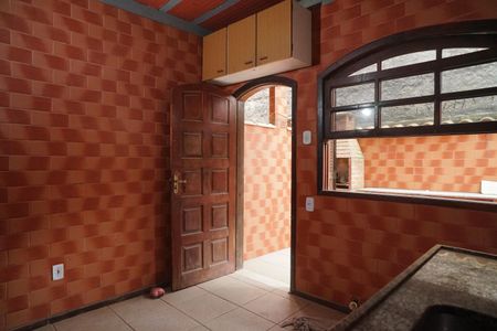 Cozinha de casa para alugar com 2 quartos, 72m² em Zacarias, Maricá