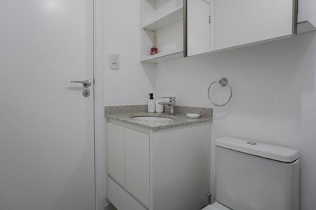 Banheiro de apartamento à venda com 1 quarto, 24m² em Indianópolis, São Paulo