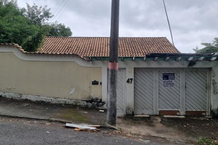 Casa para alugar com 230m², 3 quartos e 2 vagas Casa para alugar com 230m², 3 quartos e 2 vagasFachada