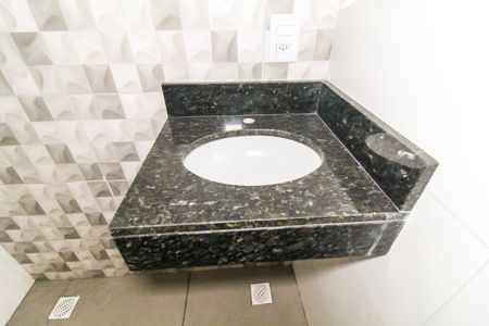 Apartamento à venda com 46m², 2 quartos e 1 vaga Apartamento à venda com 46m², 2 quartos e 1 vagaBanheiro