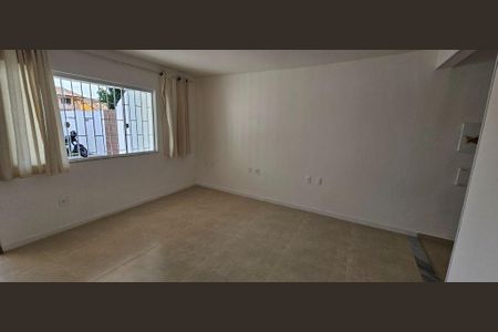 Casa à venda com 93m², 2 quartos e 2 vagas