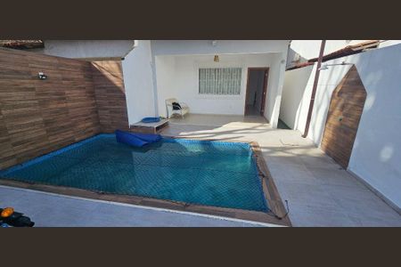 Casa à venda com 93m², 2 quartos e 2 vagas