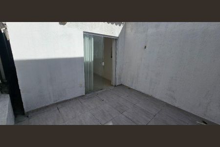 Casa à venda com 93m², 2 quartos e 2 vagas