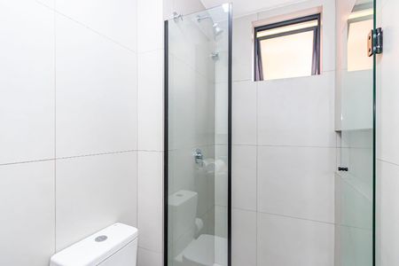 Banheiro de kitnet/studio à venda com 1 quarto, 32m² em Centro, Curitiba