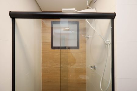 Banheiro de kitnet/studio para alugar com 1 quarto, 35m² em Vila Nova Carolina, São Paulo