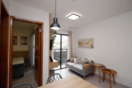 Sala / Cozinha  de kitnet/studio para alugar com 1 quarto, 35m² em Vila Nova Carolina, São Paulo