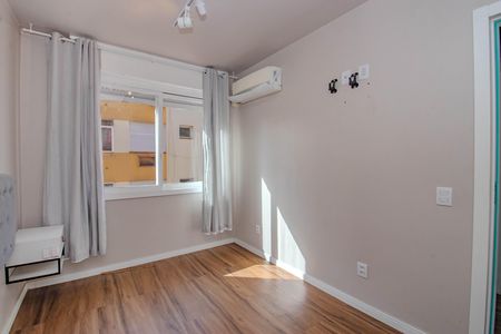Quarto de apartamento para alugar com 1 quarto, 51m² em Jardim do Salso, Porto Alegre