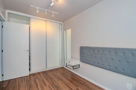 Quarto de apartamento para alugar com 1 quarto, 51m² em Jardim do Salso, Porto Alegre