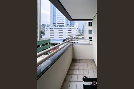 Apartamento à venda com 37m², 1 quarto e 1 vaga Apartamento à venda com 37m², 1 quarto e 1 vagaVaranda