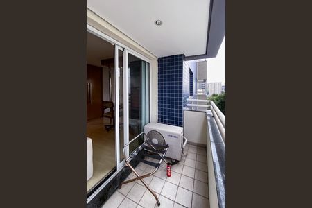 Apartamento à venda com 37m², 1 quarto e 1 vaga Apartamento à venda com 37m², 1 quarto e 1 vagaVaranda