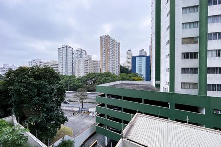 Apartamento à venda com 37m², 1 quarto e 1 vaga Apartamento à venda com 37m², 1 quarto e 1 vagaVaranda