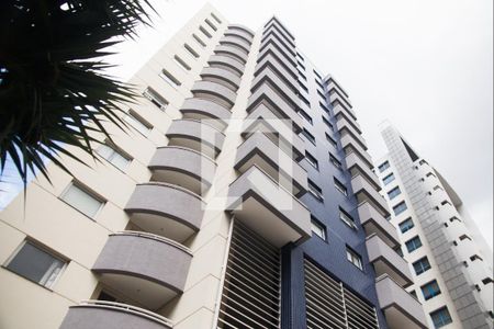 Apartamento à venda com 37m², 1 quarto e 1 vaga Apartamento à venda com 37m², 1 quarto e 1 vagaFachada