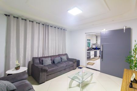Casa à venda com 150m², 2 quartos e 2 vagasSala