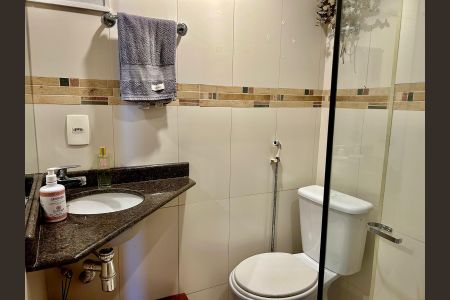 Apartamento à venda com 78m², 2 quartos e 1 vaga Apartamento à venda com 78m², 2 quartos e 1 vagaBanheiro