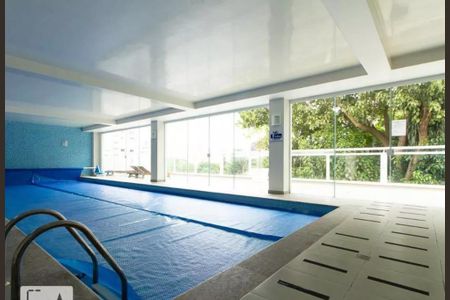 Apartamento para alugar com 33m², 1 quarto e sem vaga Apartamento para alugar com 33m², 1 quarto e sem vagaÁrea comum - Piscina