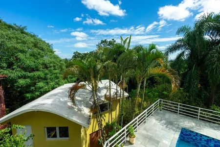 Casa de condomínio para alugar com 1437m², 3 quartos e 4 vagasÁrea Externa