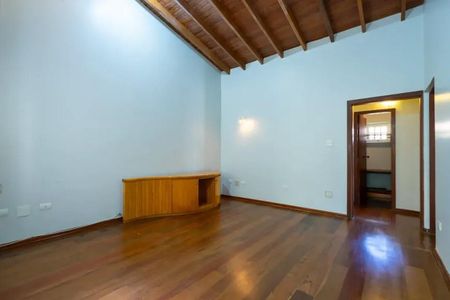Casa de condomínio para alugar com 1437m², 3 quartos e 4 vagasQuarto