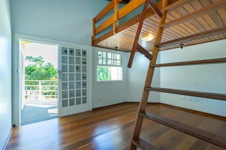Casa de condomínio para alugar com 1437m², 3 quartos e 4 vagasQuarto