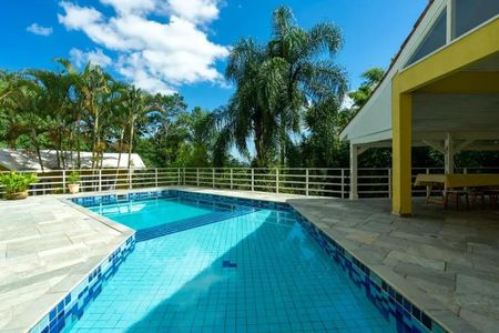 Casa de condomínio para alugar com 1437m², 3 quartos e 4 vagasPiscina