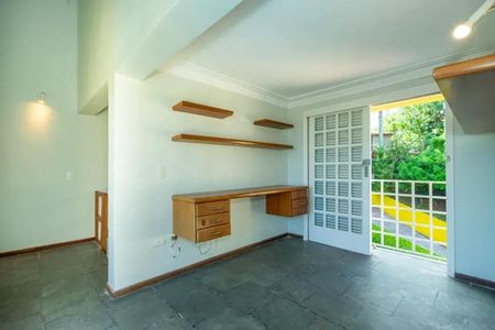 Casa de condomínio para alugar com 1437m², 3 quartos e 4 vagasQuarto