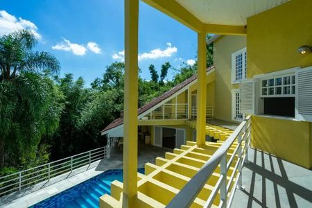 Casa de condomínio para alugar com 1437m², 3 quartos e 4 vagasÁrea Externa