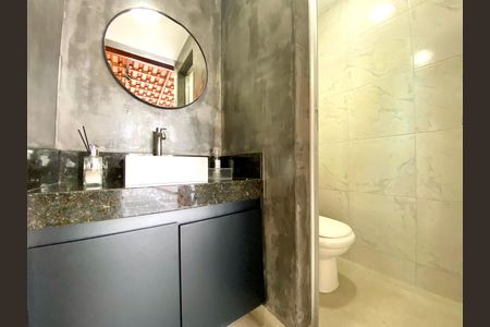Casa à venda com 500m², 3 quartos e 5 vagas Casa à venda com 500m², 3 quartos e 5 vagasBanheiro